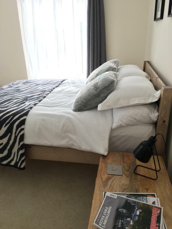 1 Ashford Road Guesthouse Redhill  Eksteriør bilde